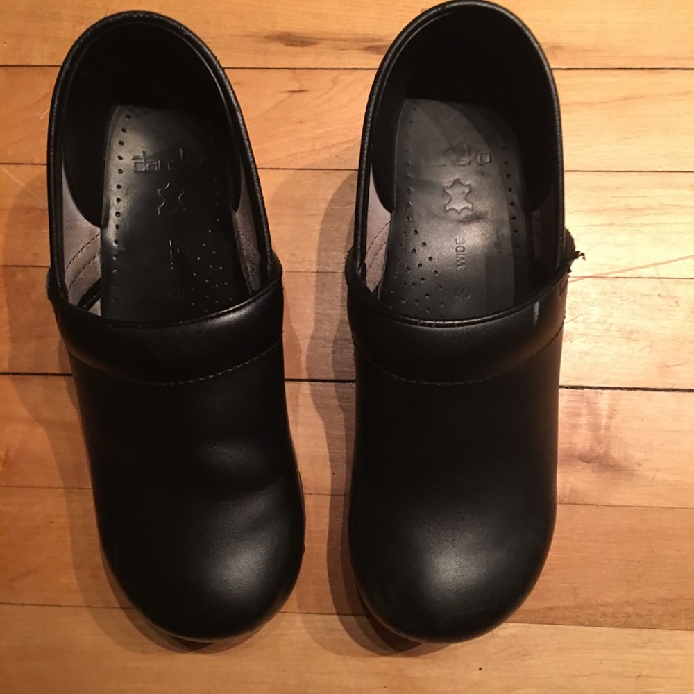 Dansko size 10 wide